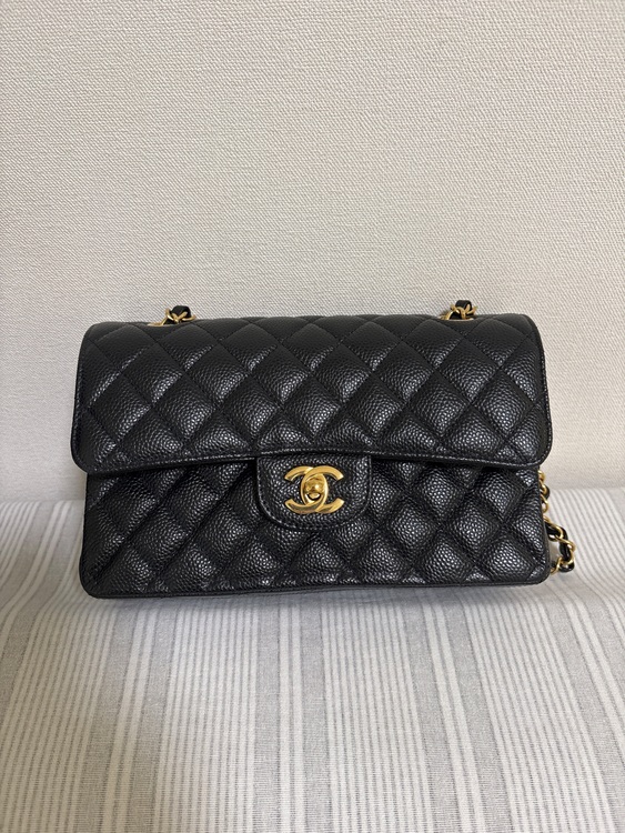 ダブルフラップ　キャビアスキン　23センチ（ブランドバッグ）の商品画像 - 査定依頼日：2025年10月1日 - 最高査定価格：950,000円