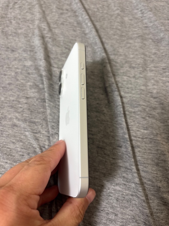 iPhone17（スマホ）の商品画像 - 査定依頼日：2026年8月10日 - 最高査定価格：98,000円