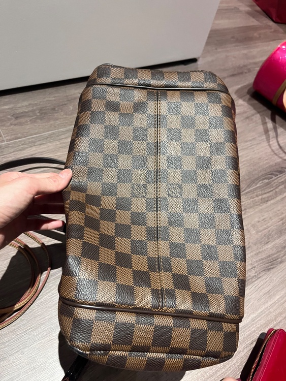 トータリー（ブランドバッグ）の商品画像 - 査定依頼日：2026年3月2日 - 最高査定価格：115,000円