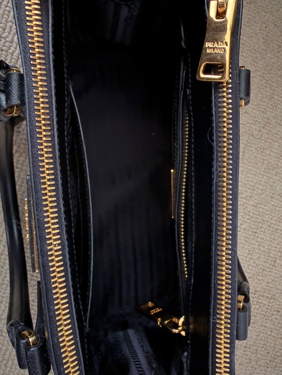 プラダ  （ブランドバッグ）の商品画像 - 査定依頼日：2025年12月16日 - 最高査定価格：100,000円