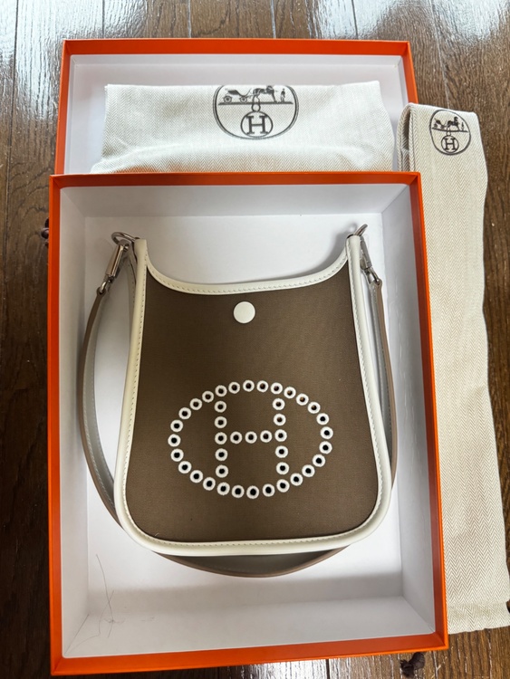 エブリンtpm（ブランドバッグ）の商品画像 - 査定依頼日：2026年2月14日 - 最高査定価格：300,000円