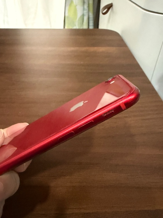 iPhone PRODUCT RED（スマホ）の商品画像 - 査定依頼日：2026年7月17日 - 最高査定価格：3,000円
