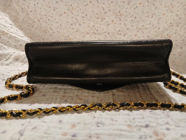 チェーンショルダー（ブランドバッグ）の商品画像 - 査定依頼日：2026年2月21日 - 最高査定価格：110,000円