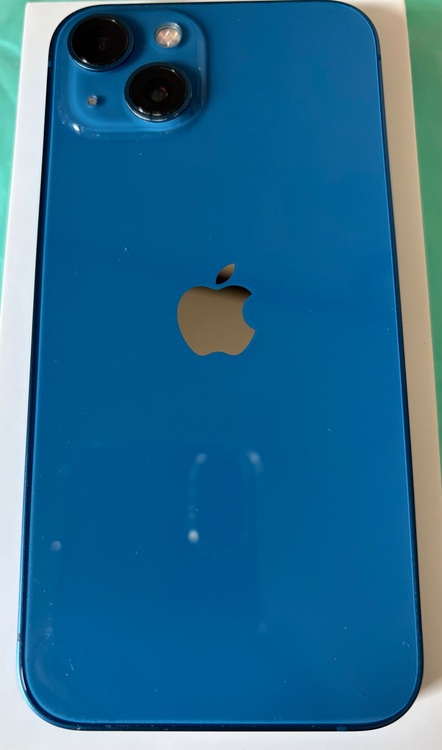 iPhone iPhone 13 256GB au（スマホ）の商品画像 - 査定依頼日：2026年5月31日 - 最高査定価格：37,000円