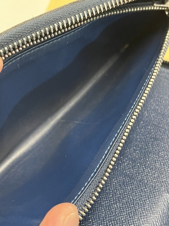 ルイヴィトン　タイガ財布（ブランド財布・小物）の商品画像 - 査定依頼日：2022年3月13日 - 最高査定価格：1,000円