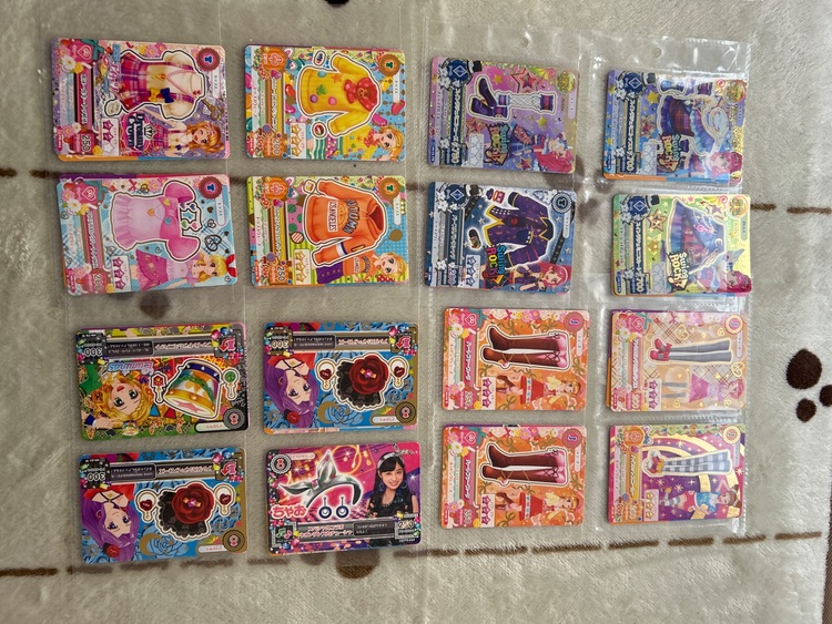 旧アイカツカード（トレカ）の商品画像 - 査定依頼日：2025年6月14日 - 最高査定価格：500円