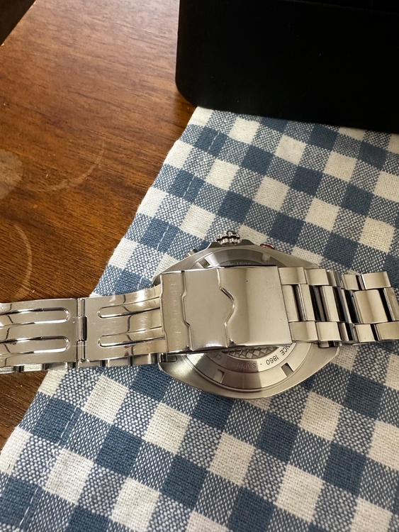 タグホイヤー フォーミュラ CAZ2015-0 RQw105（高級時計）の商品画像 - 査定依頼日：2025年12月14日 - 最高査定価格：200,000円