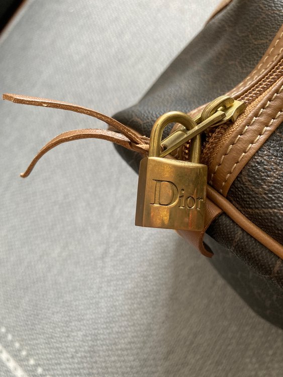 クリスチャン・ディオール ボストンバッグ（ブランドバッグ）の商品画像 - 査定依頼日：2022年10月21日 - 最高査定価格：20,000円