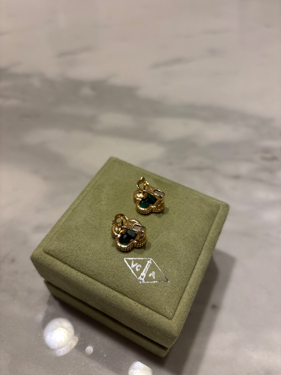 ヴァンクリーフ＆アーペル ピアス ヴィンテージ アルハンブラ マラカイト（宝石）の商品画像 - 査定依頼日：2025年9月3日 - 最高査定価格：690,000円