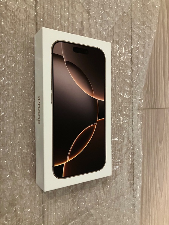 iPhone16 pro 128GB デザートチタニウム（スマホ）の商品画像 - 査定依頼日：2025年10月26日 - 最高査定価格：143,000円