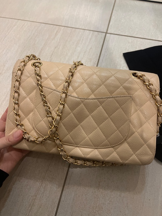 マトラッセキャビアスキンベージュ（ブランドバッグ）の商品画像 - 査定依頼日：2026年1月27日 - 最高査定価格：820,000円