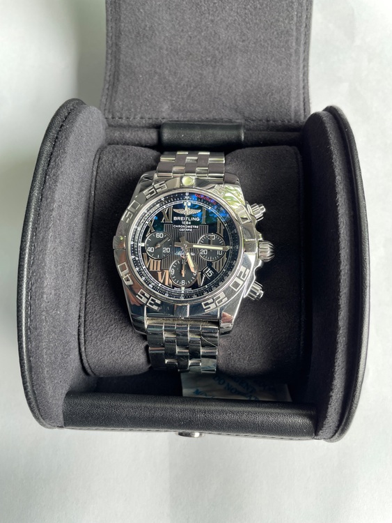 クロノマット44 A011B56PA（高級時計）の商品画像 - 査定依頼日：2025年6月11日 - 最高査定価格：400,000円