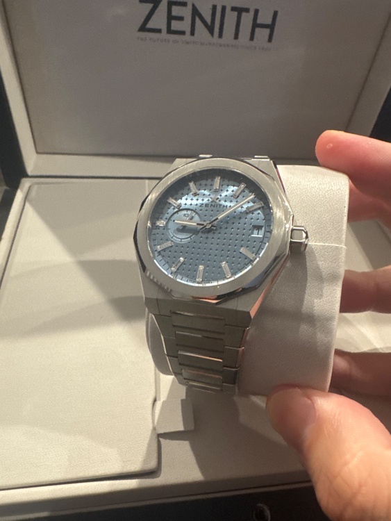 DEFY skyline closed dial（高級時計）の商品画像 - 査定依頼日：2026年2月7日 - 最高査定価格：950,000円