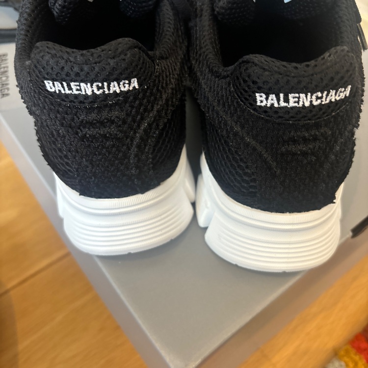 スニーカー（古着・ファッション）の商品画像 - 査定依頼日：2025年8月3日 - 最高査定価格：20,000円