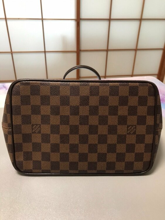 ルイヴィトン　ダミエショルダーバッグ　（ブランド財布・小物）の商品画像 - 査定依頼日：2026年4月26日 - 最高査定価格：100,000円