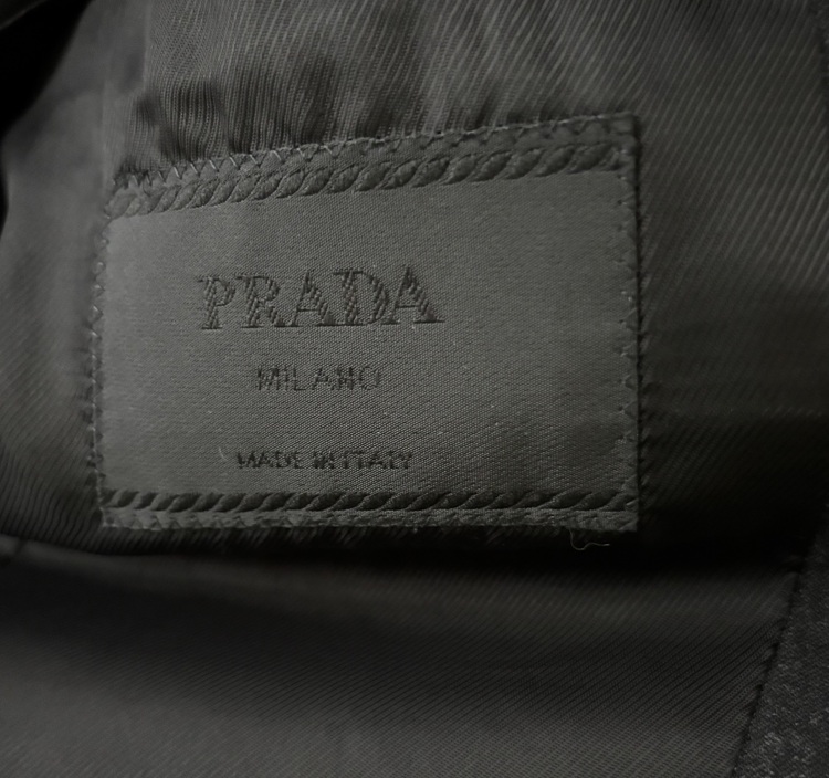 プラダ  （ブランドバッグ）の商品画像 - 査定依頼日：2025年6月11日 - 最高査定価格：30,000円