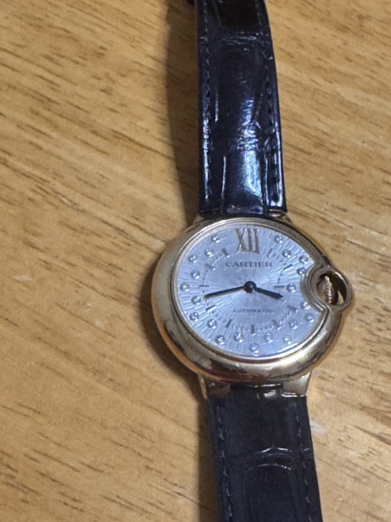 ン ブルー ドゥ カルティエ 33mm（WGBB0052）腕（高級時計）の商品画像 - 査定依頼日：2026年8月21日 - 最高査定価格：10,000円