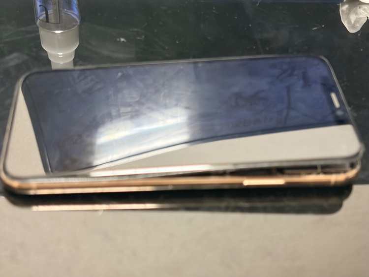 iPhoneXSジャンク（スマホ）の商品画像 - 査定依頼日：2026年3月19日 - 最高査定価格：7,000円