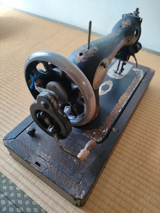 アンティークミシン　THE PINES MANFAG.co（美術品・骨董品）の商品画像 - 査定依頼日：2025年9月25日 - 最高査定価格：2,000円