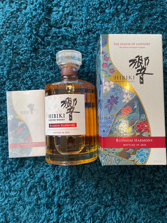 響 BLOSSOM HARMONY2025（お酒）の商品画像 - 査定依頼日：2025年6月8日 - 最高査定価格：18,000円