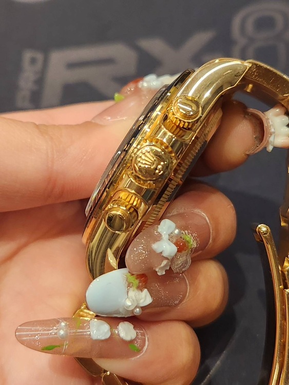 ロレックス デイトナ 126528LNるま（高級時計）の商品画像 - 査定依頼日：2025年12月10日 - 最高査定価格：32,000,000円