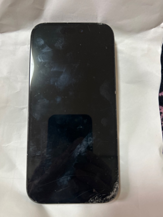 iPhone 16 128GB au（スマホ）の商品画像 - 査定依頼日：2026年4月17日 - 最高査定価格：45,000円