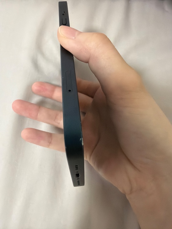 iPhone iPhone 13 128GB SIMフリー（スマホ）の商品画像 - 査定依頼日：2026年7月4日 - 最高査定価格：34,000円