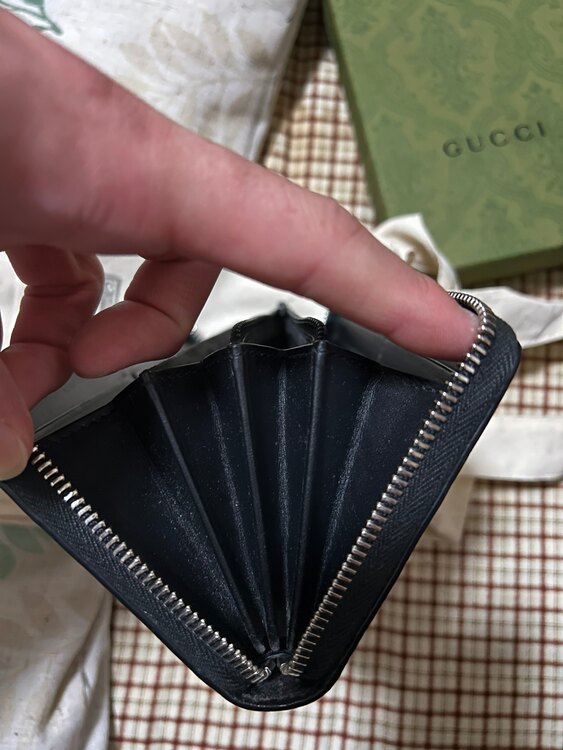 長財布ラウンドファスナー メンズ ブランド GUCCI GGスプリーム ジップア（ブランド財布・小物）の商品画像 - 査定依頼日：2025年1月11日 - 最高査定価格：10,000円