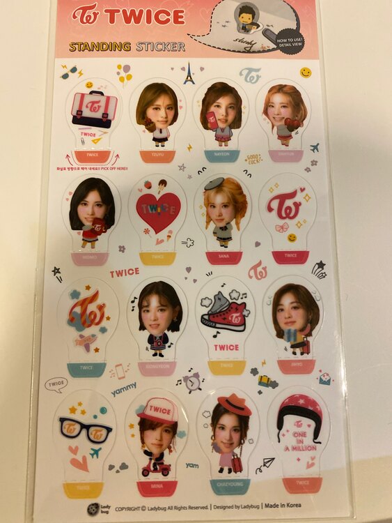 TWICE スタンディングステッカー（その他のおもちゃ）の商品画像 - 査定依頼日：2025年2月16日 - 最高査定価格：100円