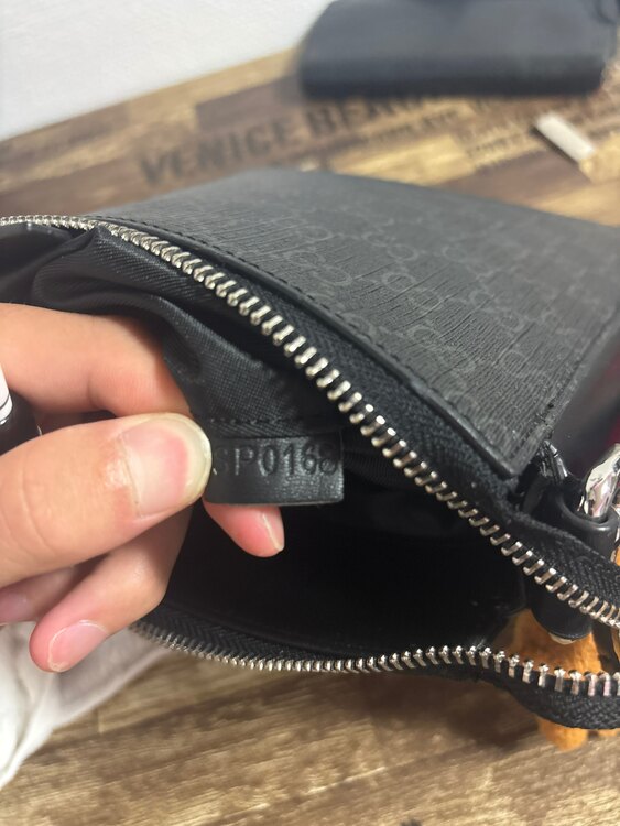 GUCCIスプリームggメッセンジャー（ブランドバッグ）の商品画像 - 査定依頼日：2025年4月20日 - 最高査定価格：100,000円