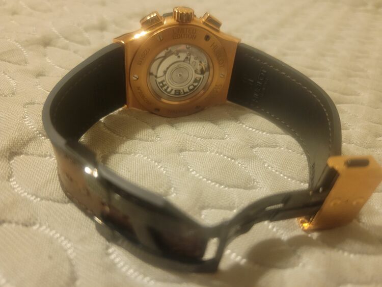 ウブロ クラシックフュージョン （高級時計）の商品画像 - 査定依頼日：2025年6月21日 - 最高査定価格：2,000,000円