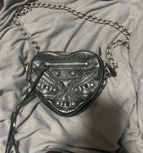 Le Cagole Heart Crossbody Bag Mini（ブランドバッグ）の商品画像 - 査定依頼日：2026年7月12日 - 最高査定価格：120,000円