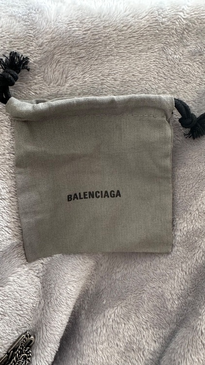 バレンシアガ  （ブランドバッグ）の商品画像 - 査定依頼日：2025年11月17日 - 最高査定価格：30,000円