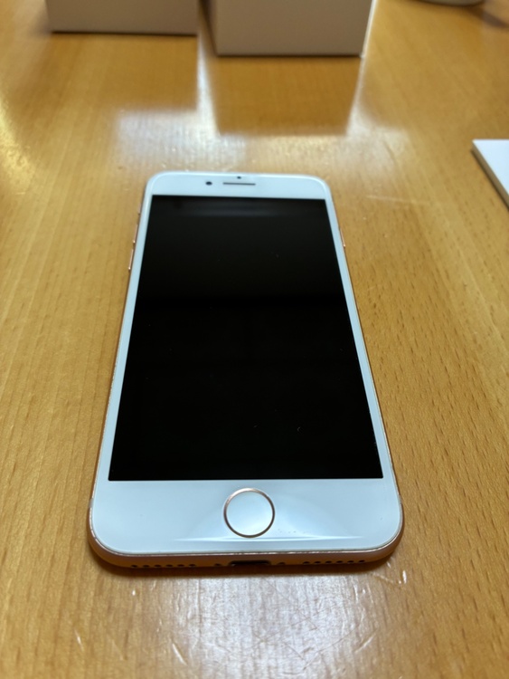 iPhone8 64GB（スマホ）の商品画像 - 査定依頼日：2026年1月22日 - 最高査定価格：4,000円