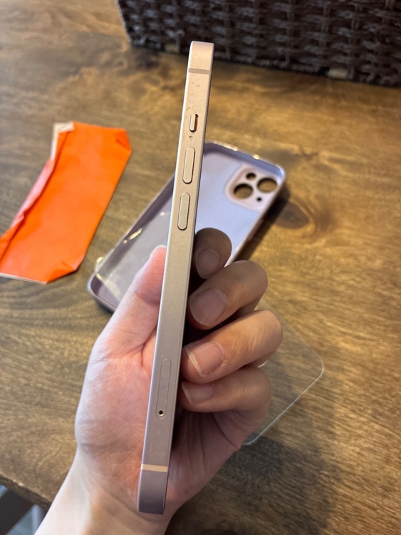 iPhone iPhone 13 256GB SIMフリー（スマホ）の商品画像 - 査定依頼日：2026年6月11日 - 最高査定価格：37,000円