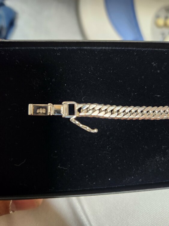 ブレスレット　20cm 20g（金・貴金属）の商品画像 - 査定依頼日：2026年5月14日 - 最高査定価格：200,000円