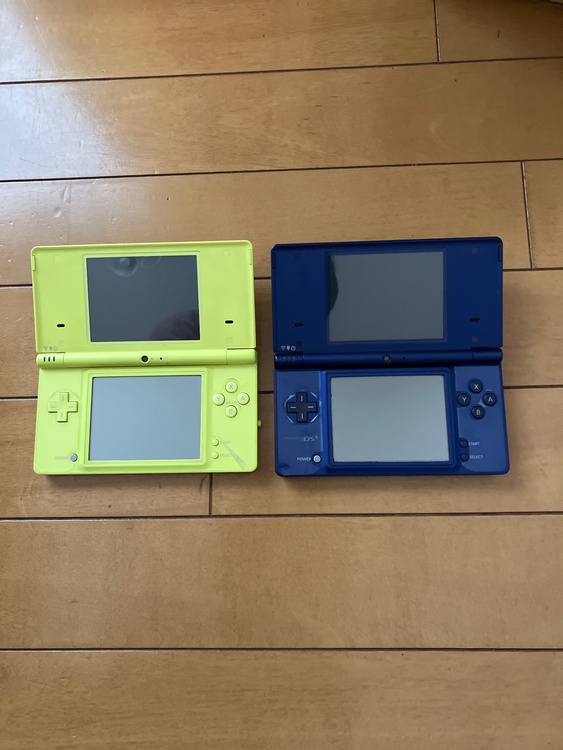 DSi2台（ゲーム機本体・ゲームソフト）の商品画像 - 査定依頼日：2026年1月5日 - 最高査定価格：2,000円
