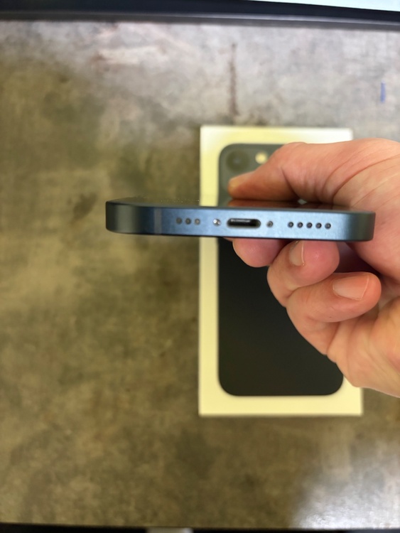 iPhone iPhone 13 512GB SIMフリー（スマホ）の商品画像 - 査定依頼日：2026年8月2日 - 最高査定価格：50,000円