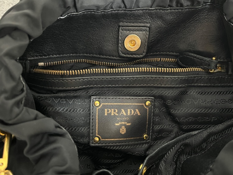 プラダ  （ブランドバッグ）の商品画像 - 査定依頼日：2026年3月13日 - 最高査定価格：50,000円