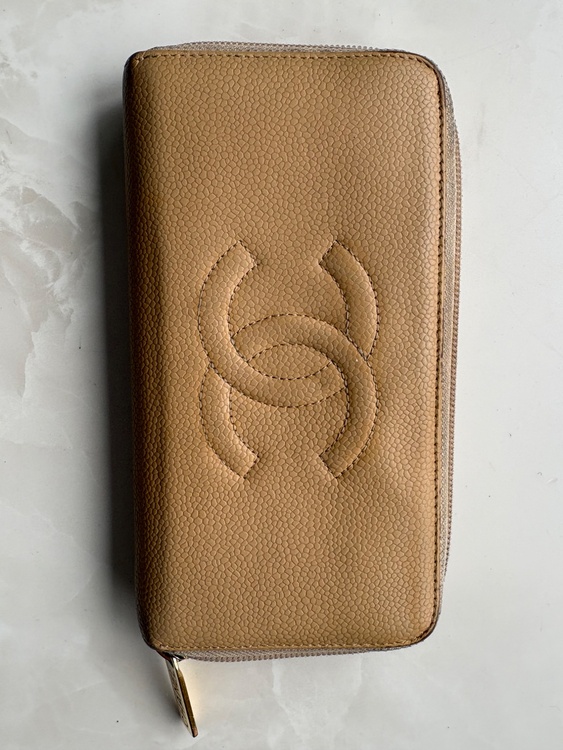 キャビアスキン（ブランド財布・小物）の商品画像 - 査定依頼日：2026年3月26日 - 最高査定価格：15,000円