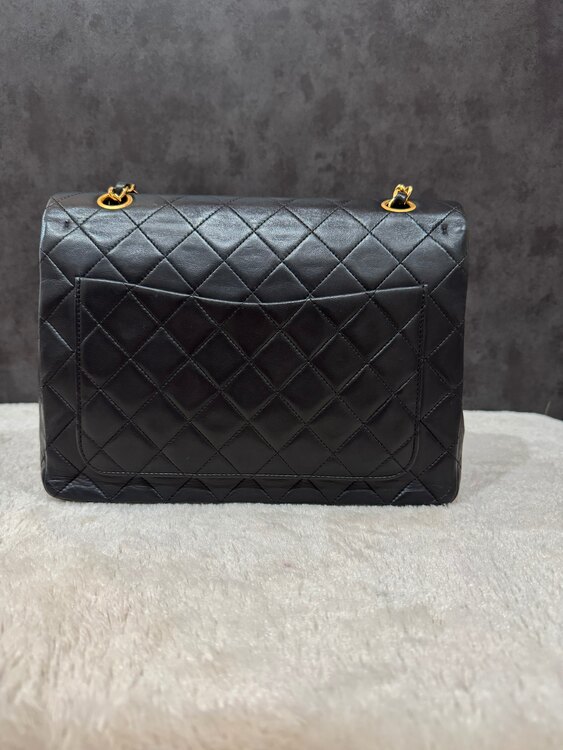 シャネル　ダブルフラップダブルチェーン（ブランドバッグ）の商品画像 - 査定依頼日：2025年3月29日 - 最高査定価格：300,000円