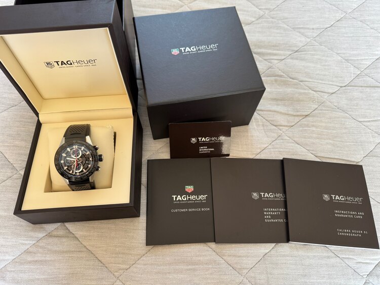 タグホイヤー カレラ CAR2A1Z.FT6044（高級時計）の商品画像 - 査定依頼日：2025年4月26日 - 最高査定価格：285,000円