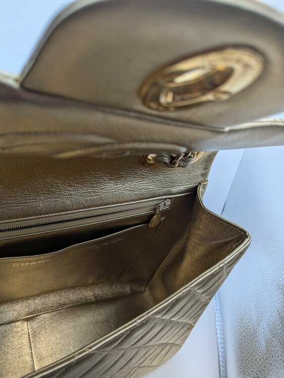 CHANELゴールドマトラッセ（ブランドバッグ）の商品画像 - 査定依頼日：2026年1月20日 - 最高査定価格：250,000円