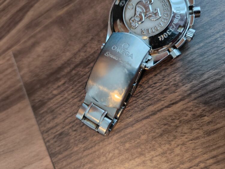 オメガ スピードマスター 32105000（高級時計）の商品画像 - 査定依頼日：2025年8月29日 - 最高査定価格：300,000円