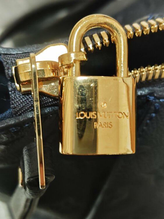 ルイヴィトン モノグラム （ブランドバッグ）の商品画像 - 査定依頼日：2025年12月18日 - 最高査定価格：100,000円