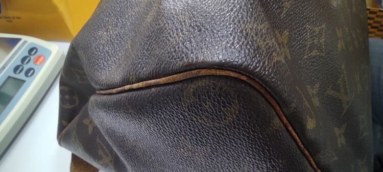 ヴィトン モノグラム スピーディ35 鍵付き（ブランドバッグ）の商品画像 - 査定依頼日：2025年9月24日 - 最高査定価格：25,000円