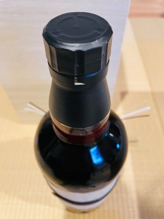 山崎25年リミテッドエディション（お酒）の商品画像 - 査定依頼日：2022年8月16日 - 最高査定価格：1,450,000円