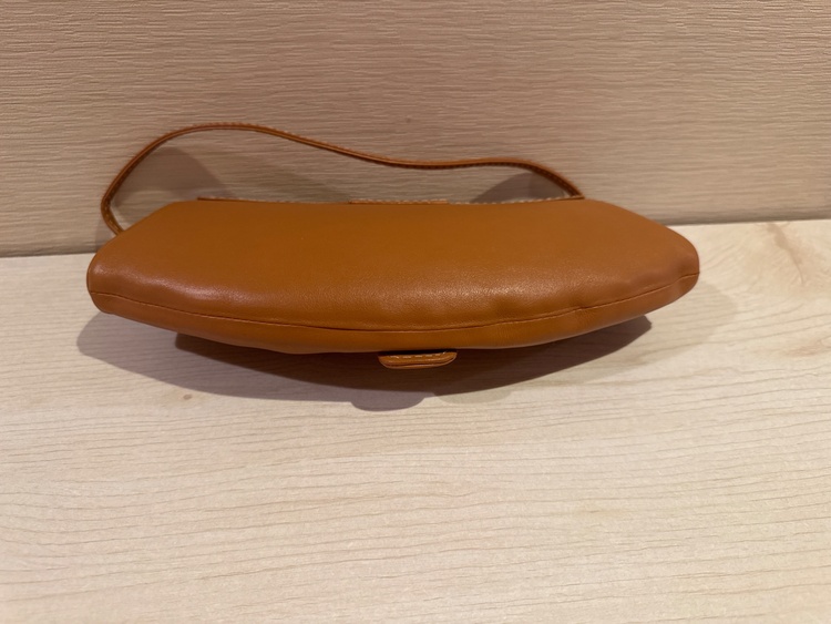 CELINE レザー ワンショルダーバッグ ブラウン ハンドバッグ（ブランドバッグ）の商品画像 - 査定依頼日：2026年9月21日 - 最高査定価格：40,000円
