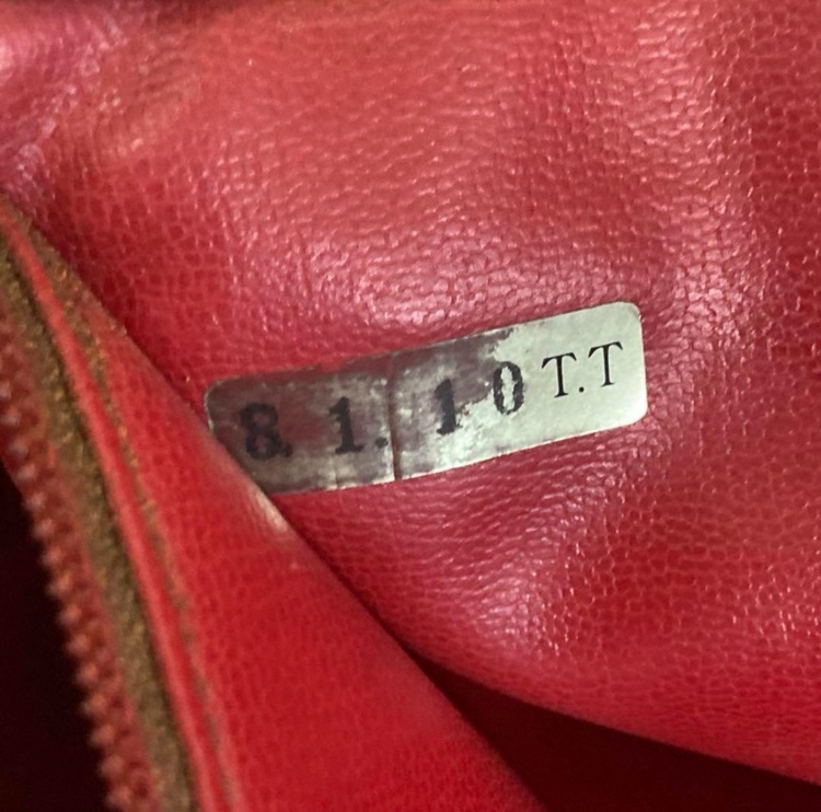 マトラッセチェーンショルダーレッド（ブランドバッグ）の商品画像 - 査定依頼日：2025年7月27日 - 最高査定価格：80,000円