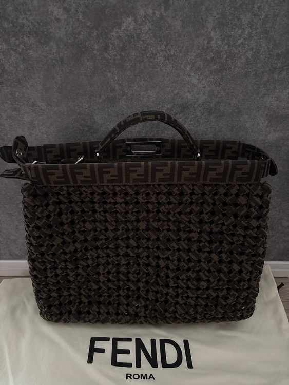 フェンディ  （ブランドバッグ）の商品画像 - 査定依頼日：2025年10月6日 - 最高査定価格：220,000円